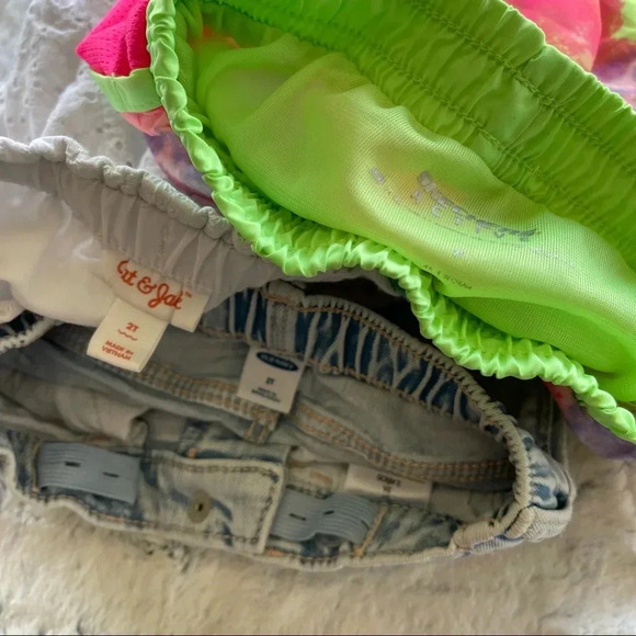 Bundle of 3 Shorts For Girl Size 2 Old Navy Cat & Jack sketchers - Picture 8 of 8